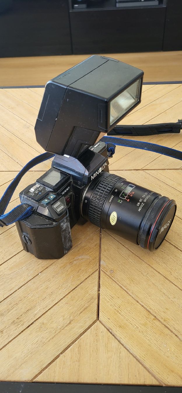Minolta Kamera: Minolta 7000 Kamera mit Lichtblitz und Auto Focus – Gebraucht aus Fislisbach von mei_vpg5