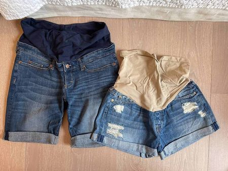 Deux shorts de grossesse