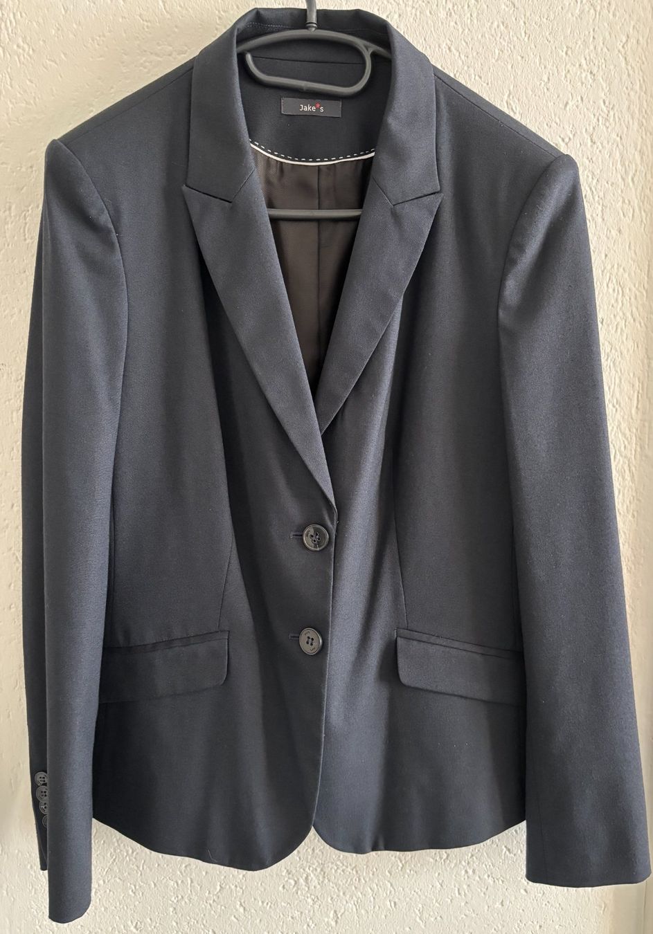 Completi & Tailleur: Schwarzer Hosenanzug in Grösse 44 – Usato da Zürich venduto da IlkaK