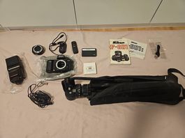 Nikon F-801 AF Kamera Set mit Blitz, Stativ & Zubehör