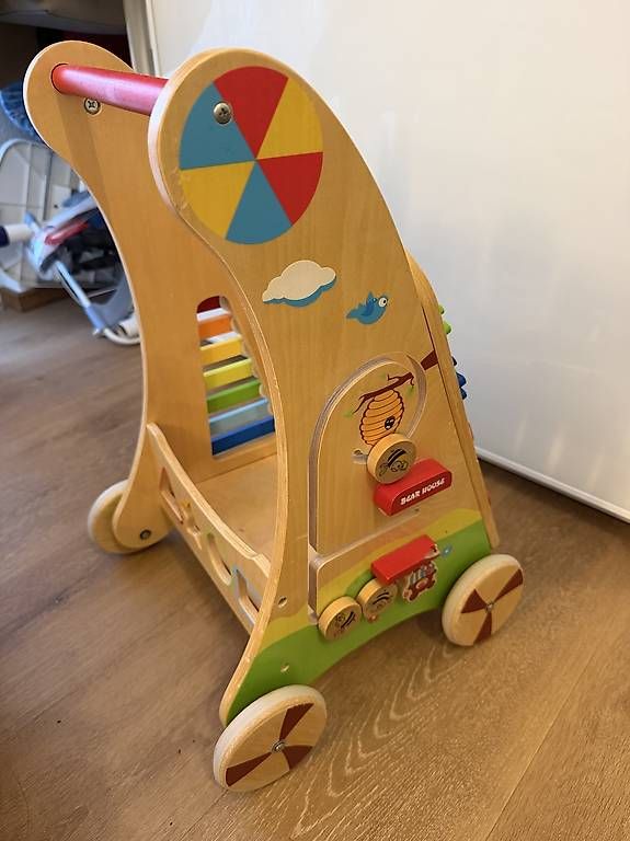 Veicoli per bambini: Schöne Laufhilfe aus Holz – Usato da Bäch SZ venduto da Blansz 2