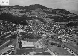 Flugaufnahme Hinwil ZH mit Bachtel