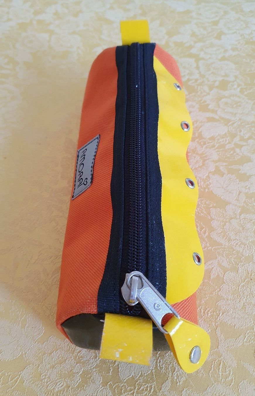 Astucci : Etui mit Schlüsselanhänger, Einzelstück – Nuovo e nell'imballaggio originale da Niederlenz venduto da clea50 5
