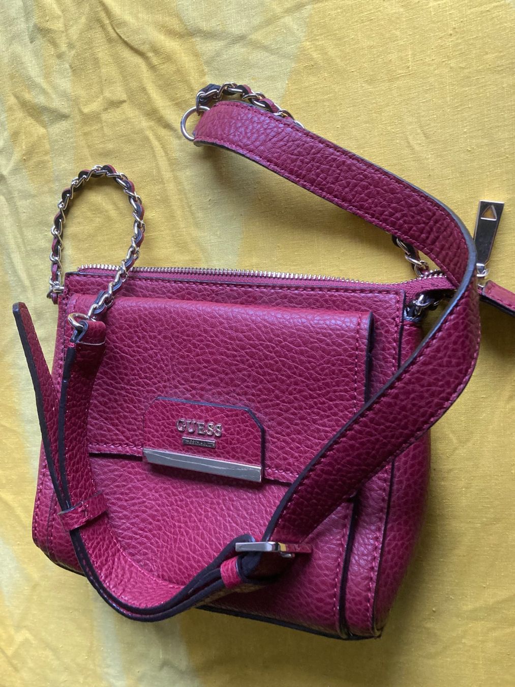 Borse da donna: Guess Handtasche, Bordeaux, Kunstleder – Usato da Wangs venduto da pizbar 1