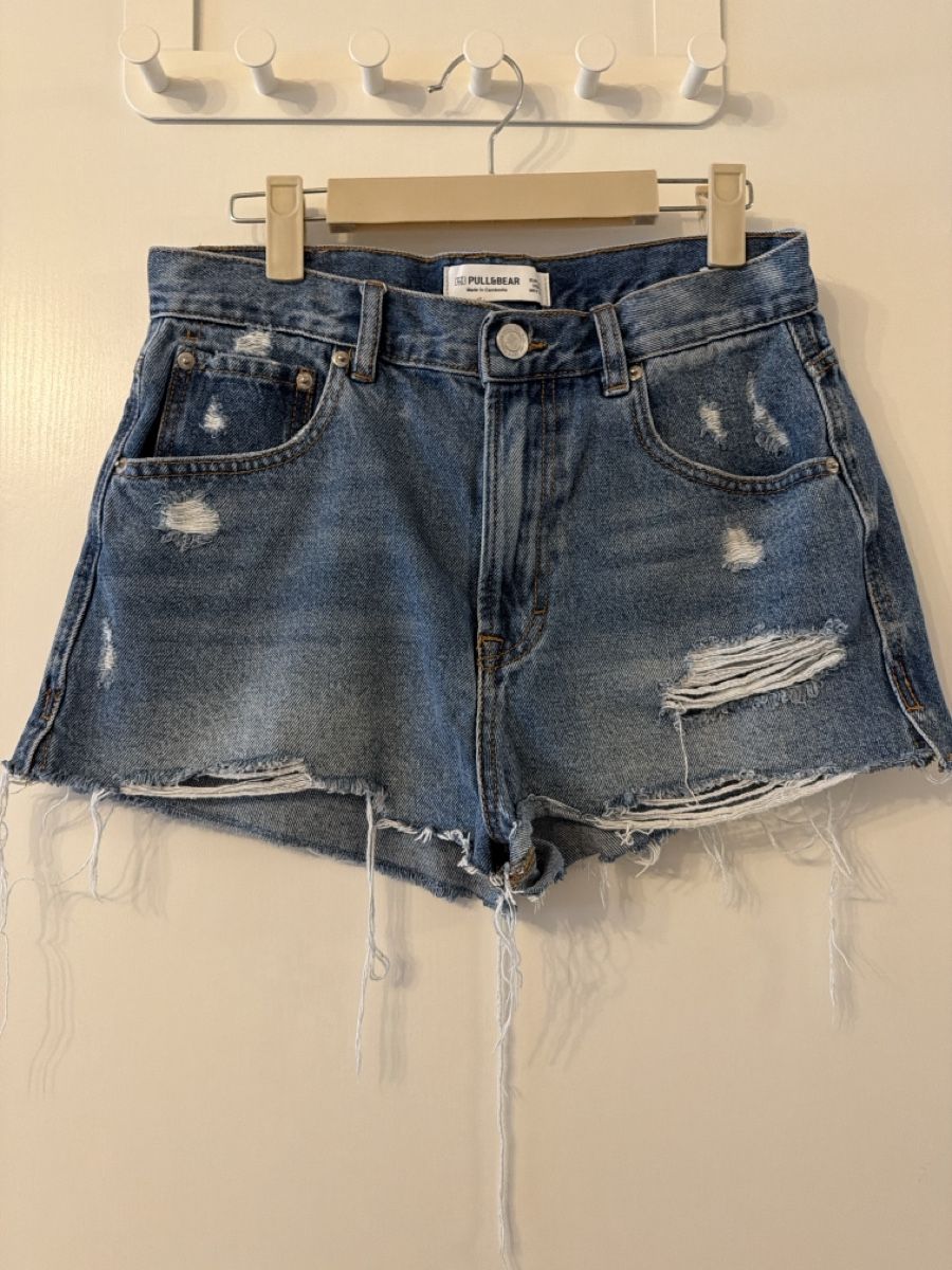 Jeans: Short en jean Pull&Bear taille 38 – Nuovo (secondo la descrizione) da Ursy venduto da lar_q5nv