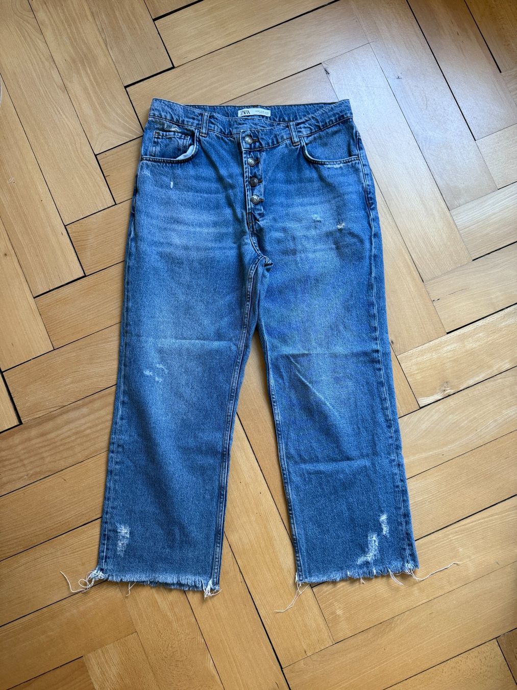 Zara Jeans: ZARA - Straight Jeans blau 40 – Usato da Zürich venduto da Diazaio