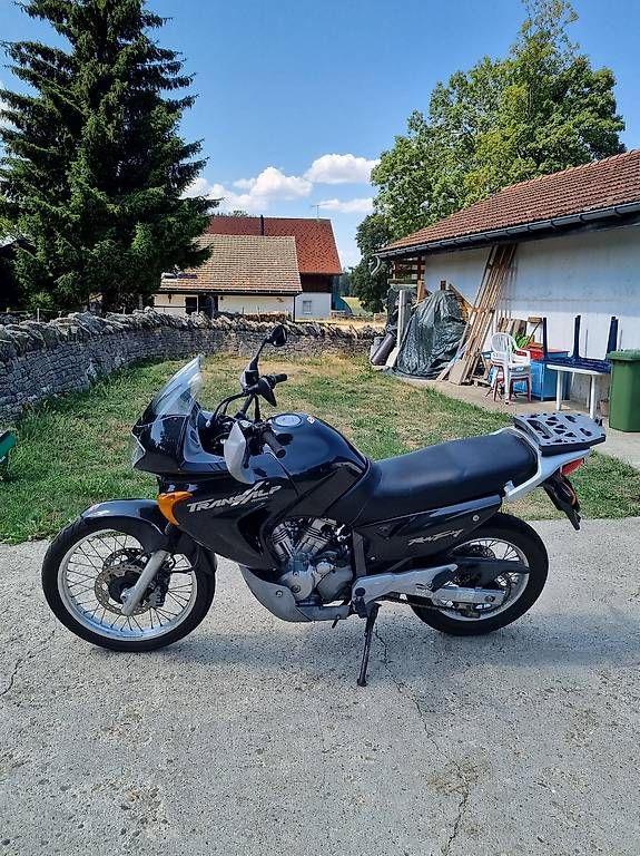 Touring: Honda Transalp XL650V  – Usato da Les Genevez JU venduto da bertrand7