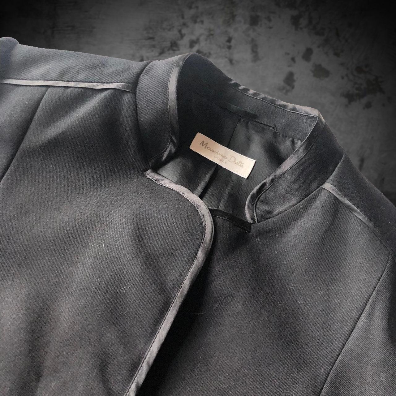 Massimo Dutti Completi & Tailleur: Suit Massimo Dutti Black Women 44 – Usato da Genève venduto da ang_7j7j 2