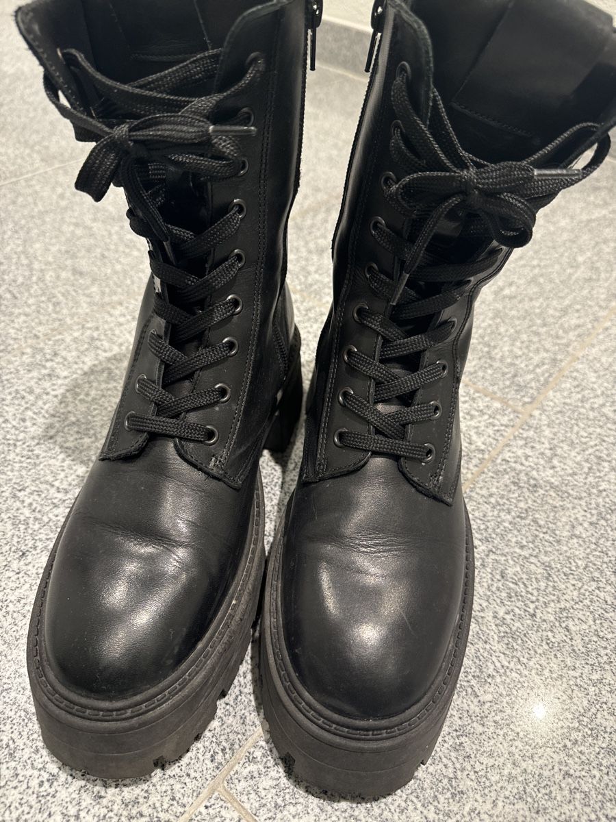 Damenschuhe: Black Leather Boots with Chunky Sole, Gr. 38 – Gebraucht aus Einsiedeln von Cla_9z66 2