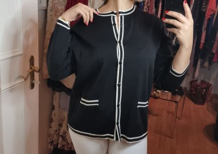 Hochwertige Schwarze Strickjacke mit weissem Saum Gr. XL