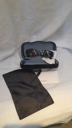 Lunettes de soleil Gucci noires GG1660S, pour l'été 😎