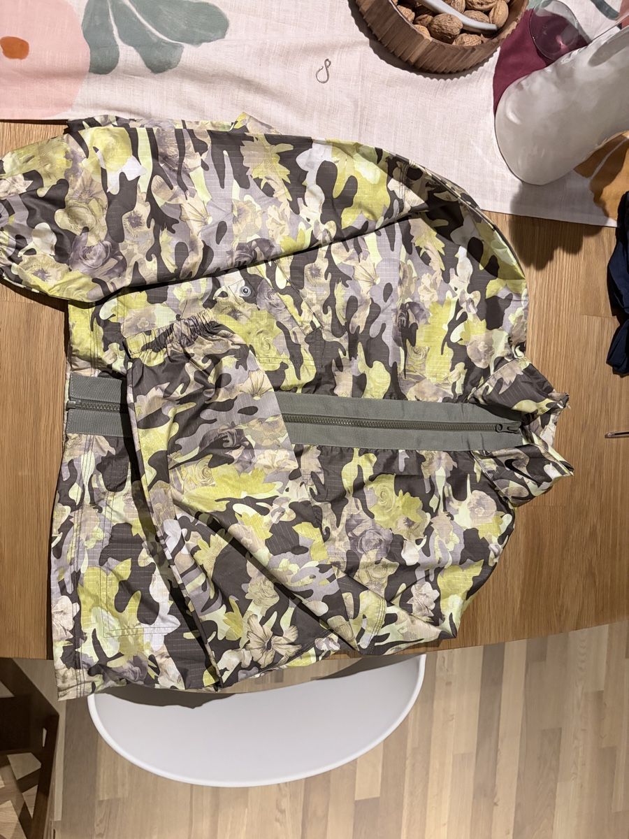 Nike Jacken: Veste Nike  – Neu (gemäss Beschreibung) aus Montpreveyres von hae_zk6g 1