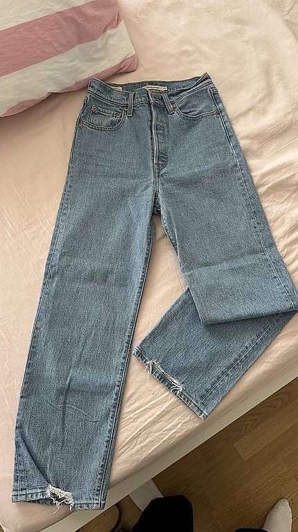 Jeans: Levis Jeans – Usato da Basel venduto da jane_2h95
