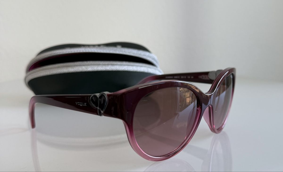 Vogue Brillen & Gläser: Lunettes de soleil VOGUE – Gebraucht aus Cressier FR von Kvito4ka 5