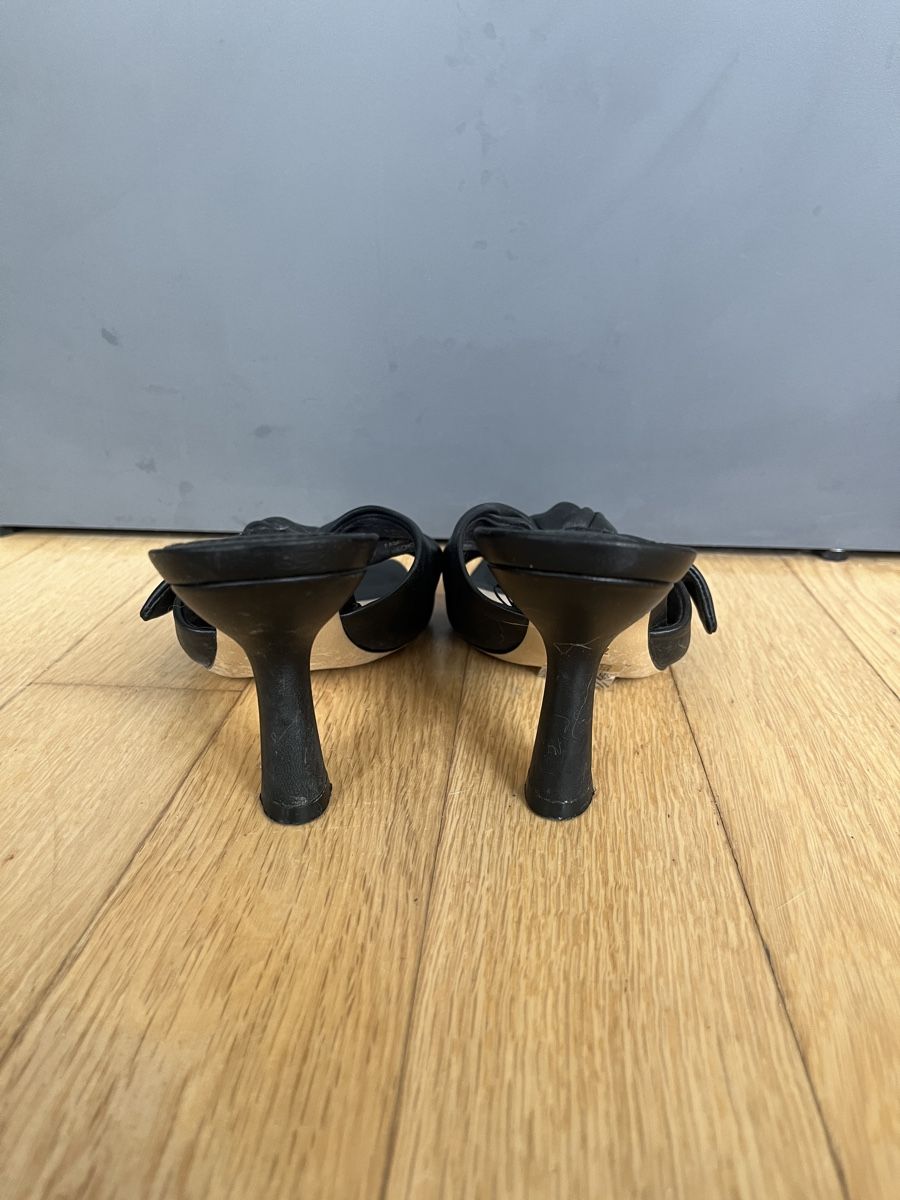 H&M Scarpe da donna: Leder-Pantoletten  – Usato da Allschwil venduto da MaloseS08 3