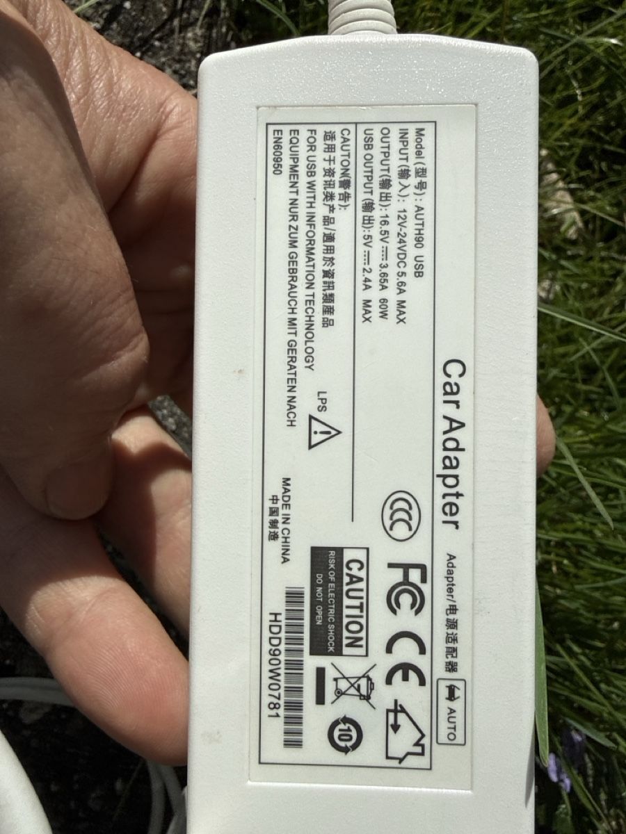 Caricabatterie: Auto Adapter Ladegerät - Car Adapter 12V/24V USB – Usato da Untervaz venduto da Christian092 4