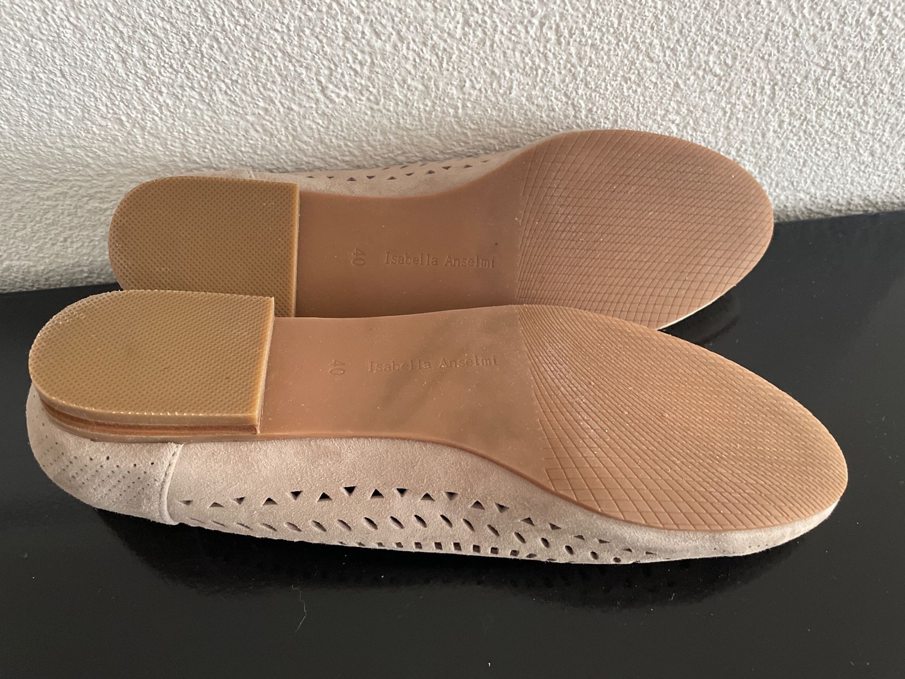 Scarpe da donna: Ballerinas Wildleder beige Gr. 40 – Usato da Ennetbaden venduto da Julia555 3