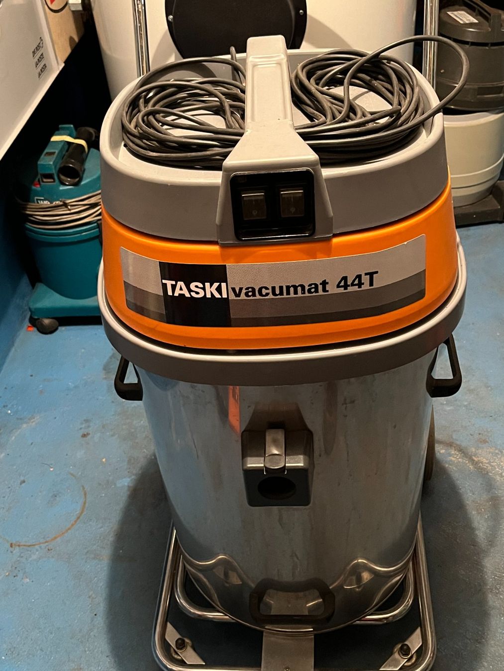 Aspirapolveri & Accessori: Taski vacumat 44T Wassersauger – Usato da Gurmels venduto da gosteli71