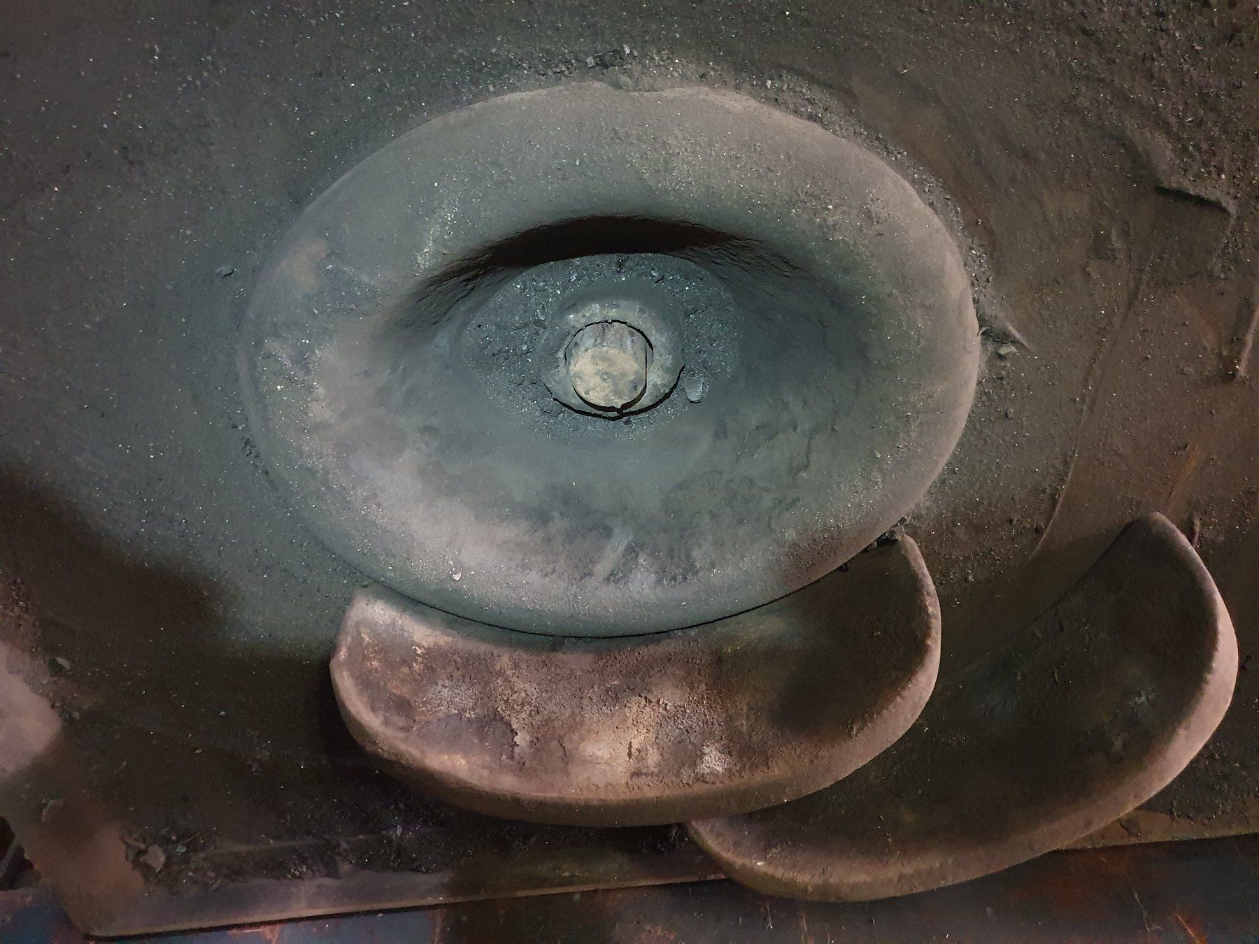 Swiss Alle Werkzeuge: Forge ancienne avec hotte – Gebraucht aus Aïre von hand-made 2