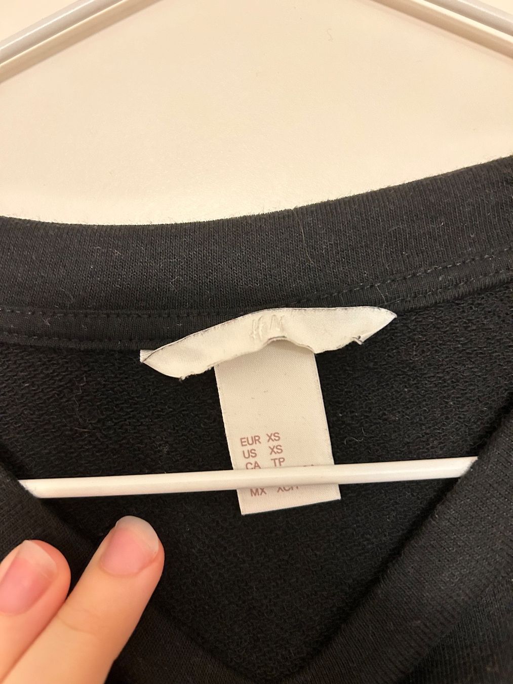H&M Maglioni & Felpe: Schwarzer Pullover mit Kuss Grösse XS/S – Usato da Uster venduto da xBeccax 1