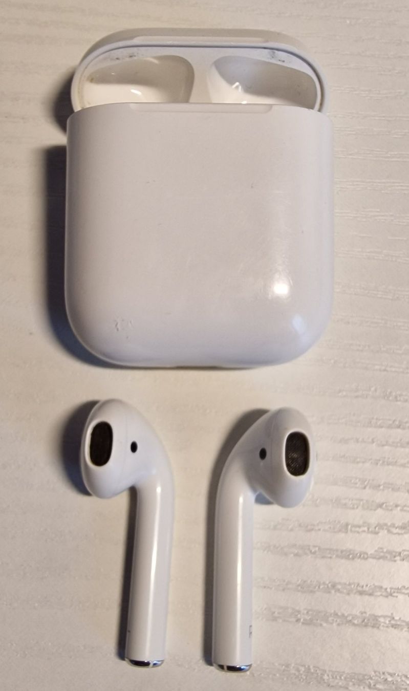 Apple Cuffie: Apple AirPods 2. Generation – Usato da Bassersdorf venduto da ciao555 2