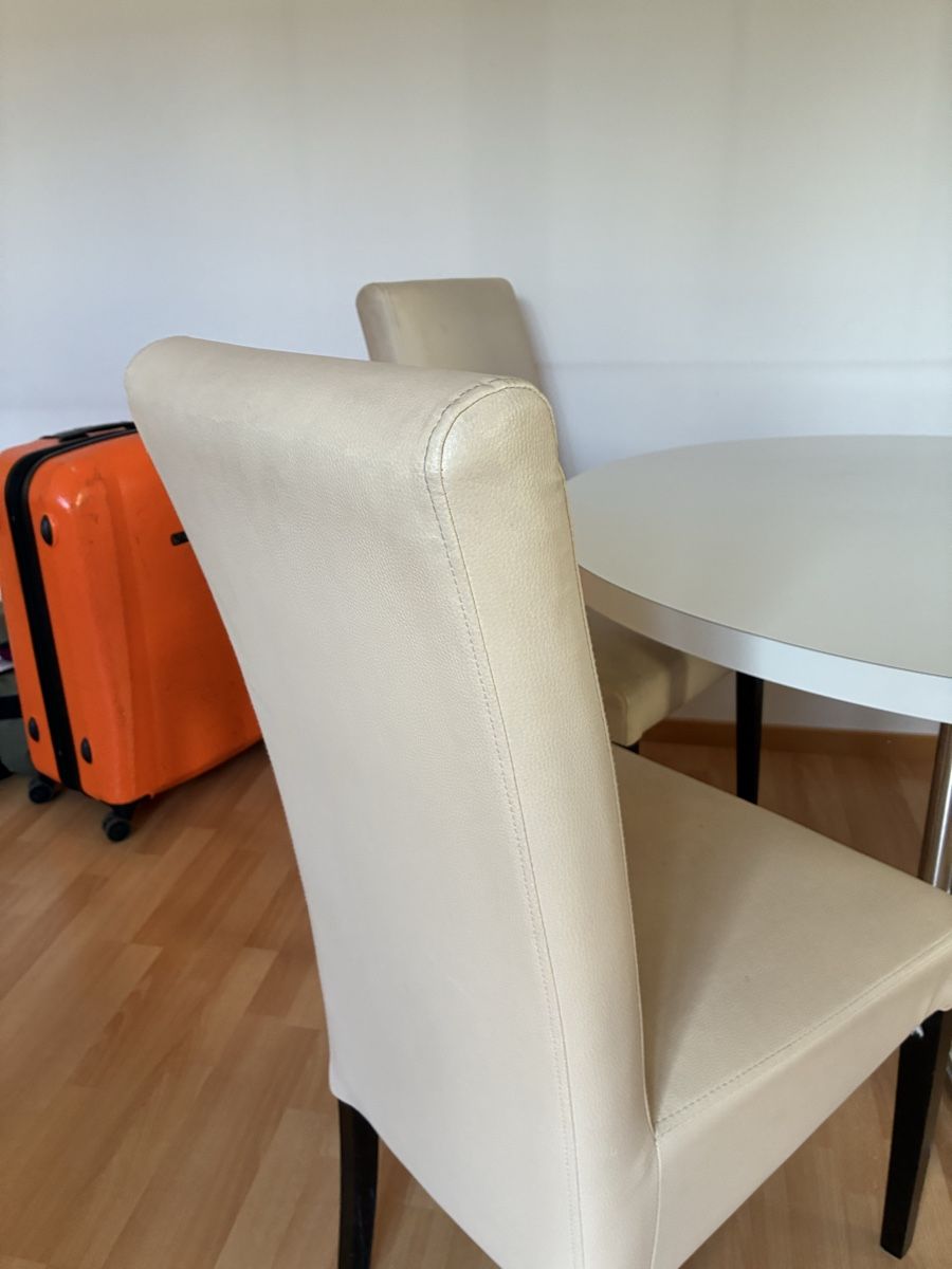 Tischset: Runder Tisch + 4 Stühle – Gebraucht aus Bern von wisemagpie 1