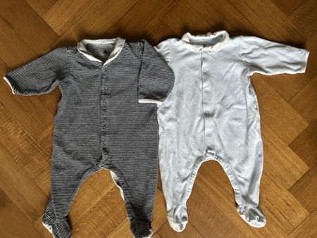 Zwei Strampler von Petit Bateau für 12 Monate (74 cm)