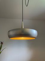 Schöne Designer-Lampe Messing-Optik mit Lochmuster