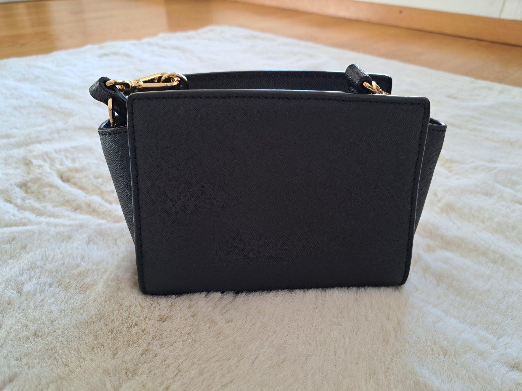 Michael Kors Taschen für Damen: Michael Kors Handtasche, Schwarz, neuwertig – Gebraucht aus Männedorf von ste_9lfs 1