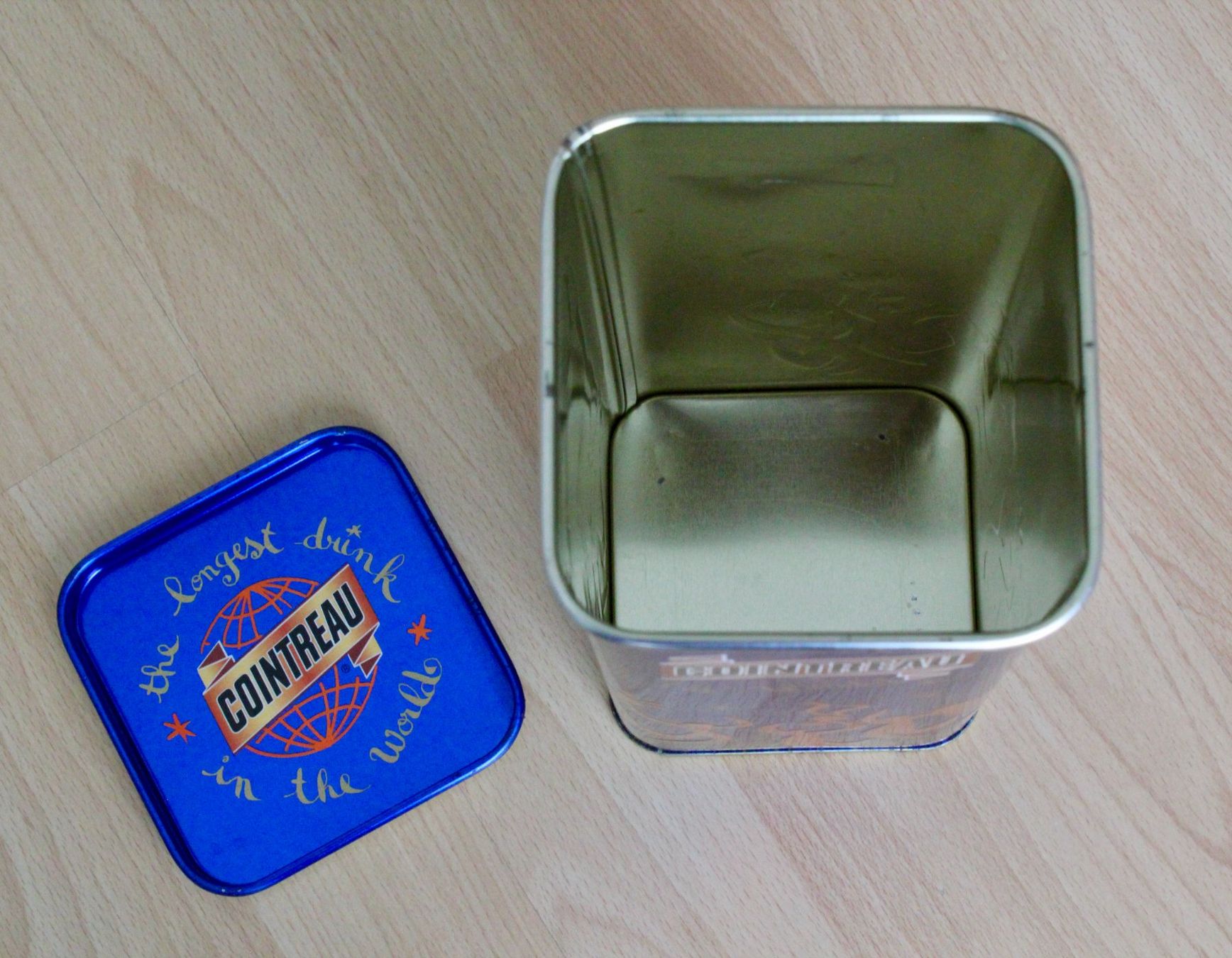 Cointreau Bevande alcoliche: Blechdose Cointreau – Usato da Münchenstein venduto da brigser 3
