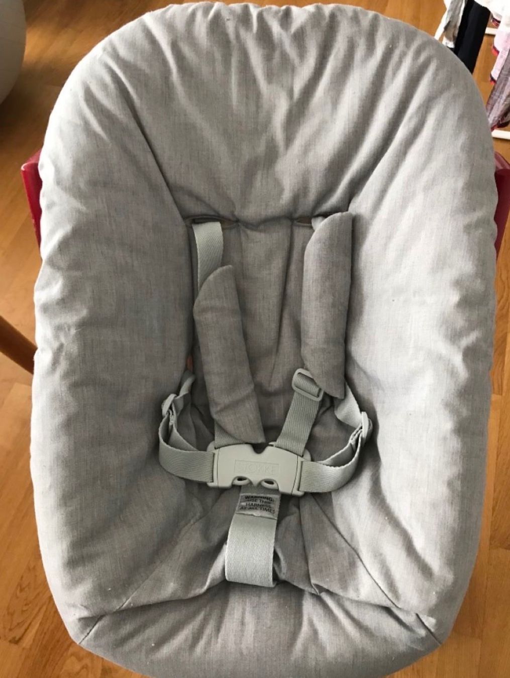 Stokke Seggioloni: Stokke Tripp Trapp Newborn Set – Usato da Zürich venduto da SaKampfx