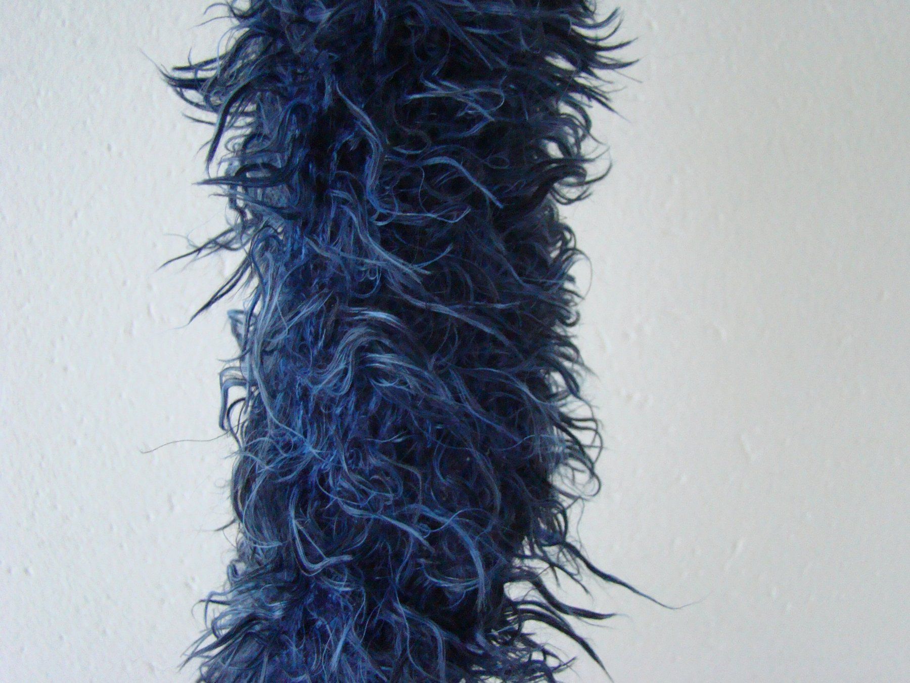 Foulards, Tücher & Schals: Schal dunkelblau gestrickt, fransig – Gebraucht aus Malters von burzi 1