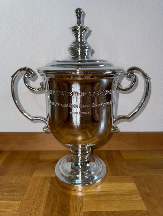 Trophée Tennis SilverTrophy Forme étoile, Finition Argent Antique Et Or, Figurine Joueur En Action, 14 Cm, Plaque Personnalisable