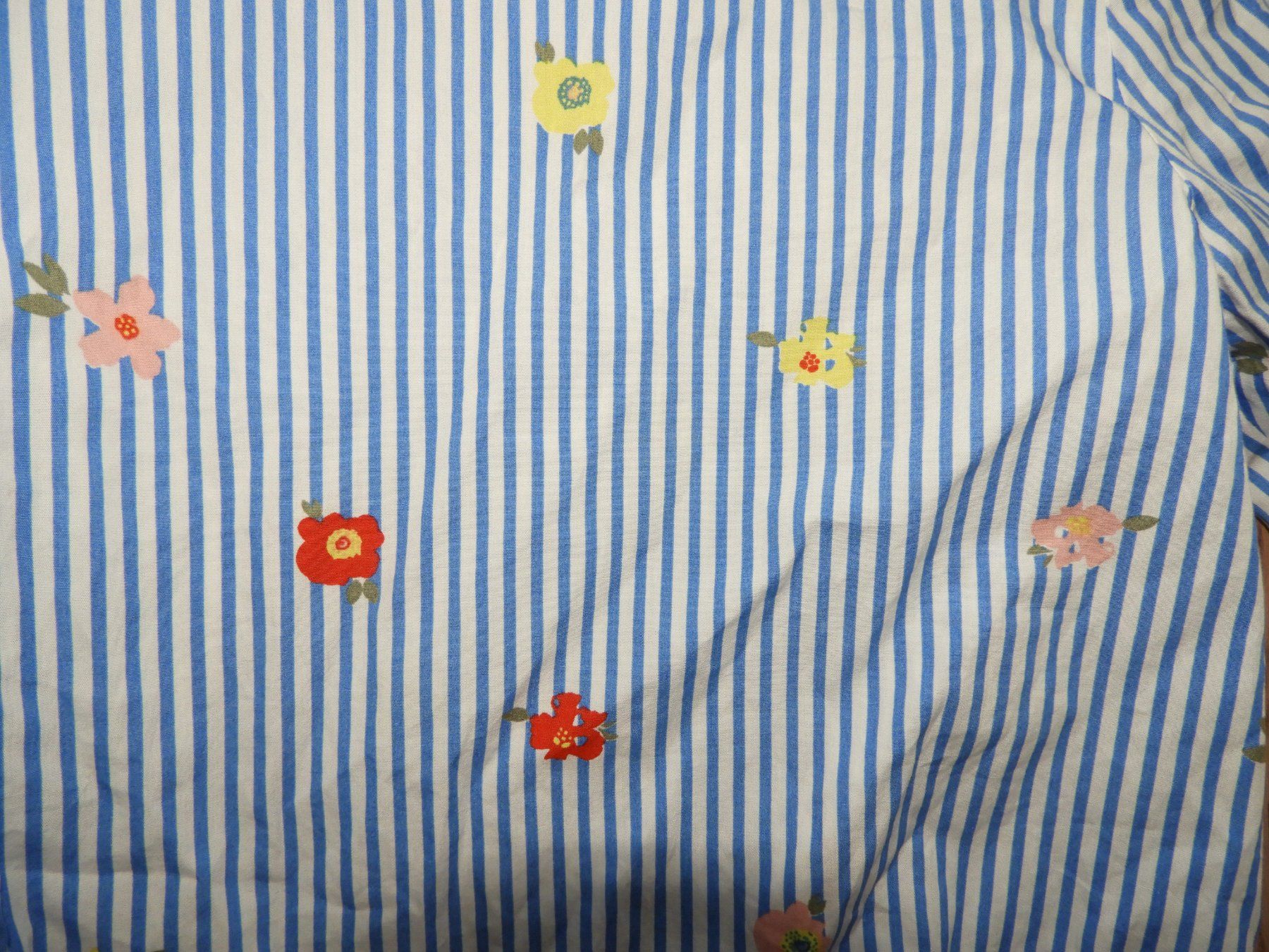 Camicette, T-shirt & Top: Mädchen Bluse gestreift mit Blumenmuster, Grösse 146/152 – Usato da Hergiswil NW venduto da Noema2006 1
