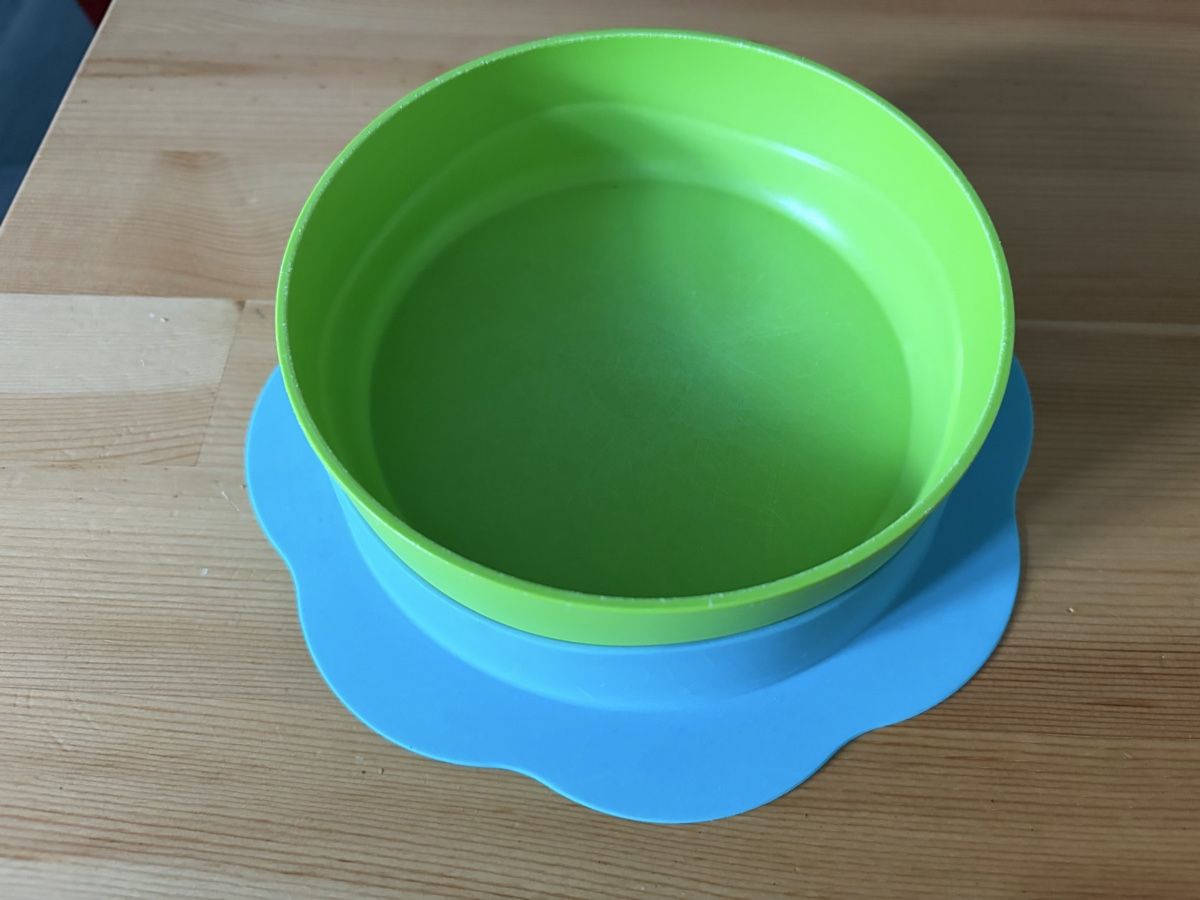 Tupperware Piatti: Assiette Tupperware avec ventouse pour bébé   – Usato da Sion venduto da Nelsonkatz
