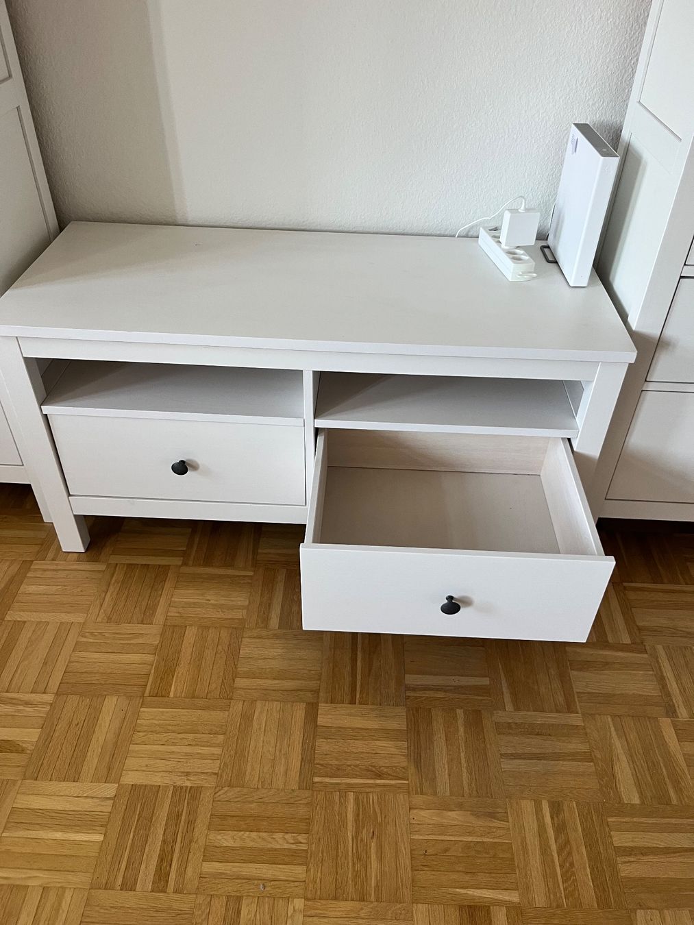 Ikea TV Möbel: Tv bench Ikea Hemnes – Gebraucht aus Basel von nur_c2dr 1