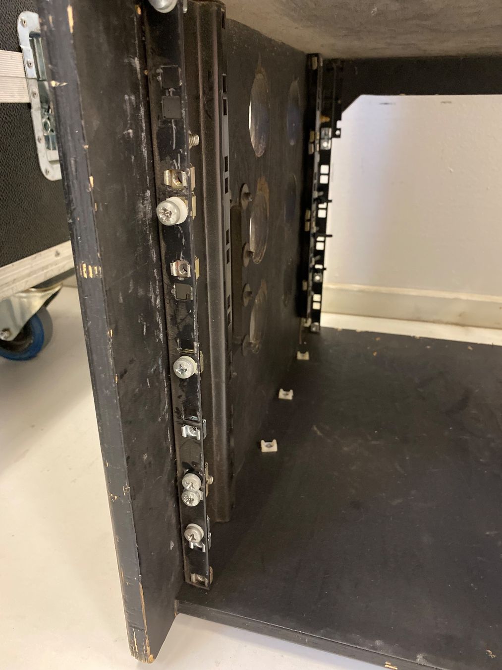 Altri accessori: Flightcase mit Rollen (19-Zoll-Rack-Einschub) – Usato da Eschlikon TG venduto da ArtRec 3
