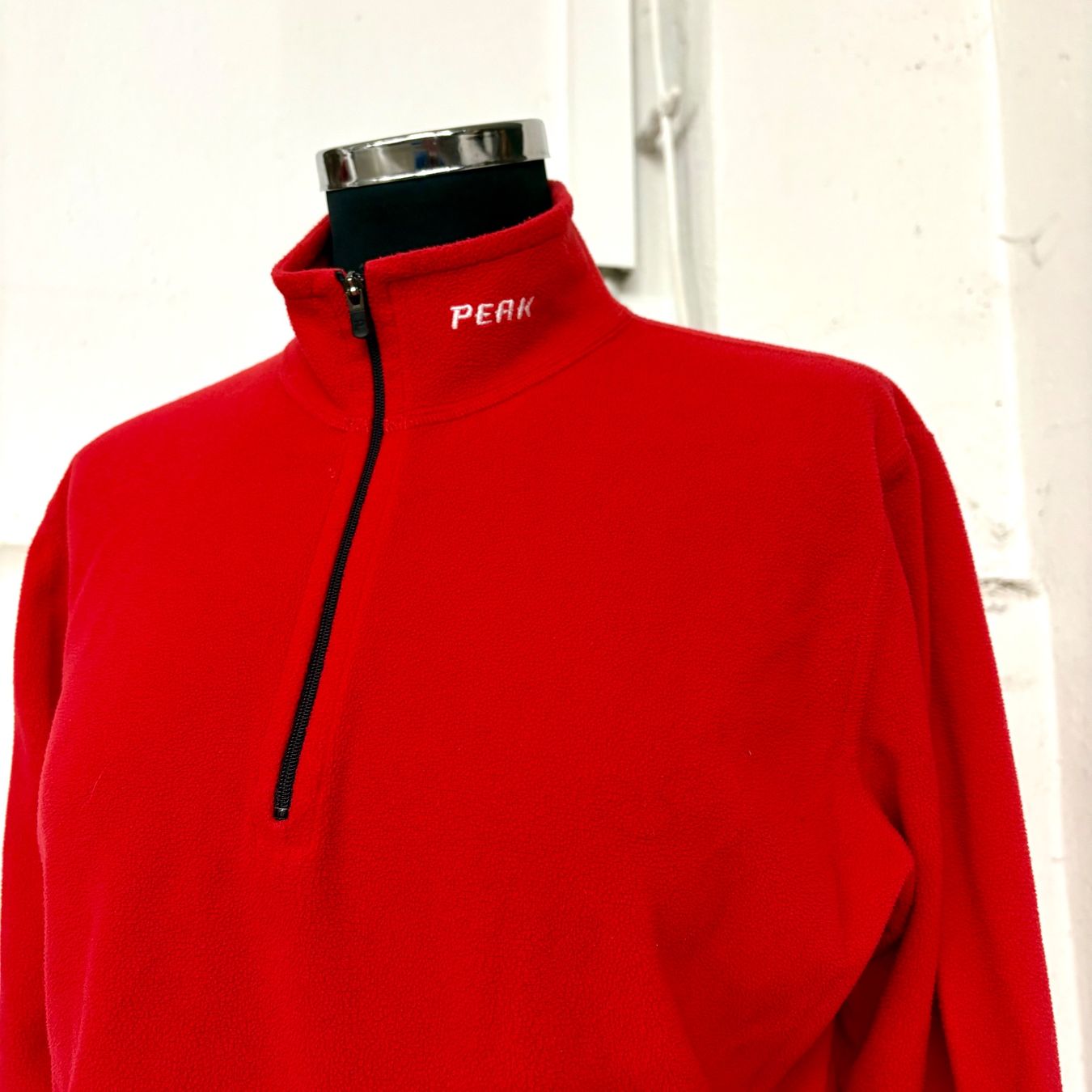 Peak Performance Pulls & Sweat-shirts: Peak Performance Fleece Pullover rot, Grösse L – D'occasion à Brienz BE par Kokolea84 1
