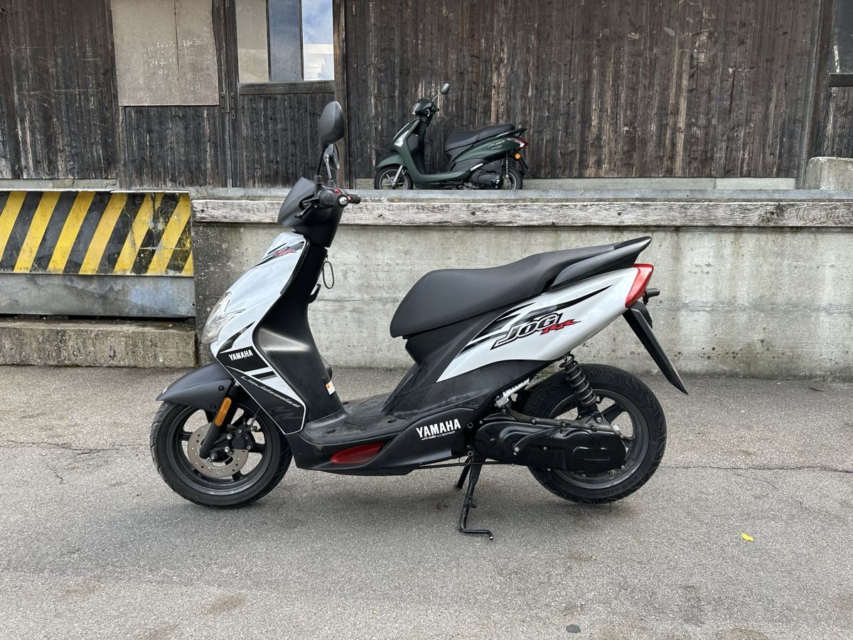 Yamaha Scooters: Yamaha jog rr mit gelb Nummer  – Gebraucht aus Frauenfeld von lodola1961