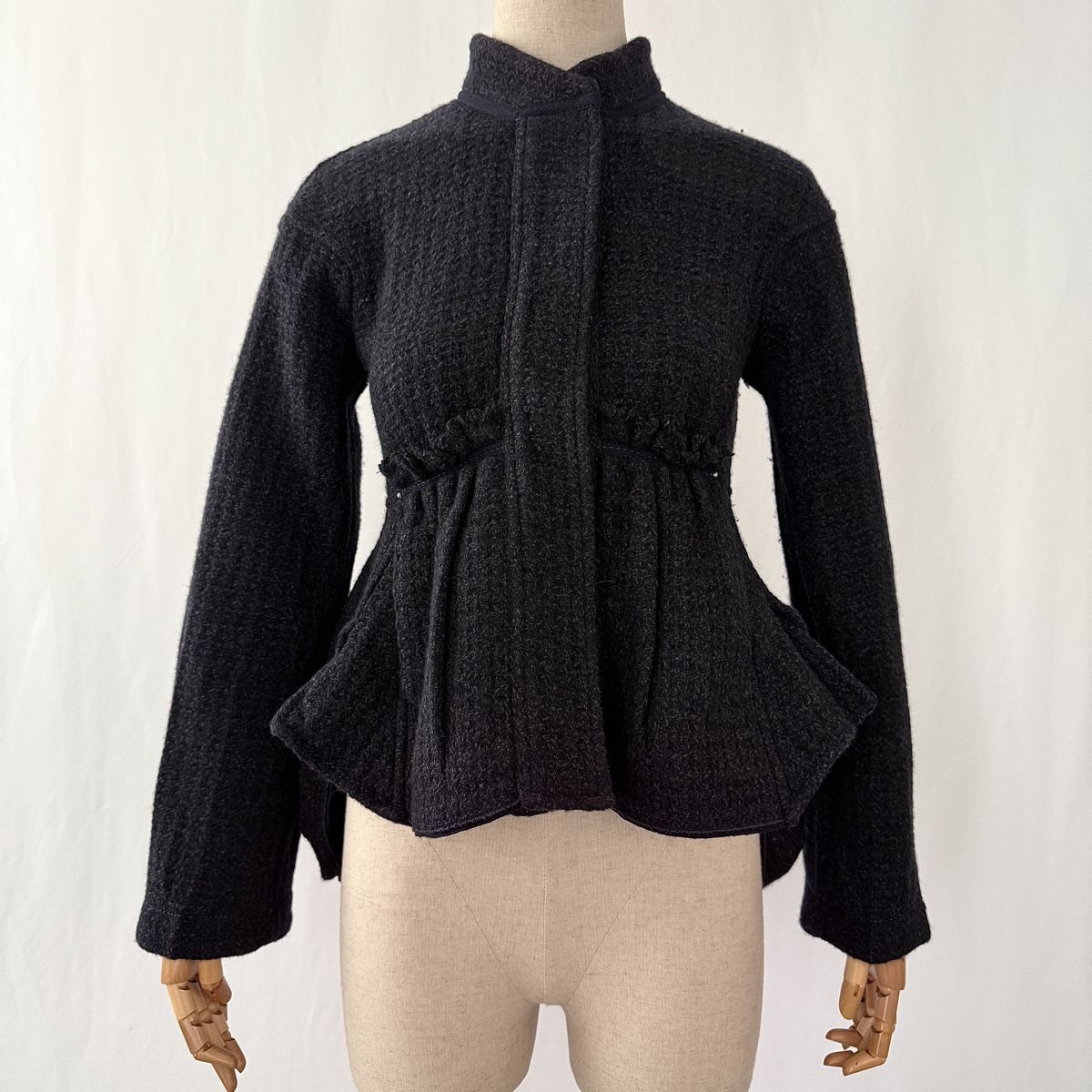 High Giacche: HIGH Everyday Couture Wool/Cashmere Jacket – Nuovo (secondo la descrizione) da Emmen venduto da Avviivva_Com2023