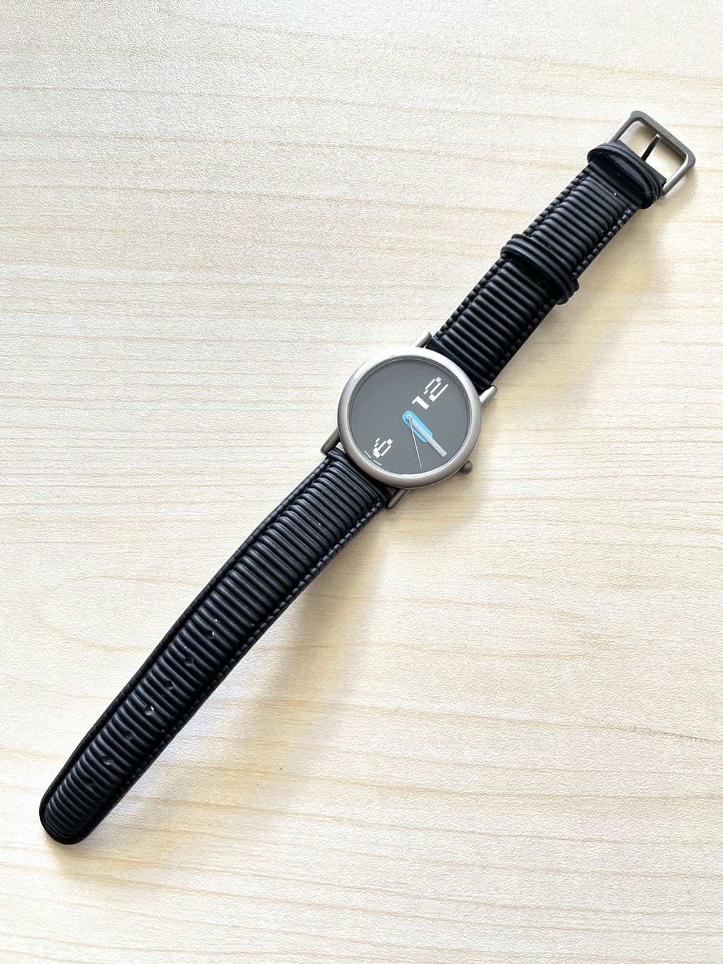 Uhren: Kultige Uhr, Schweizer Design – Gebraucht aus Grenchen von chththl 1