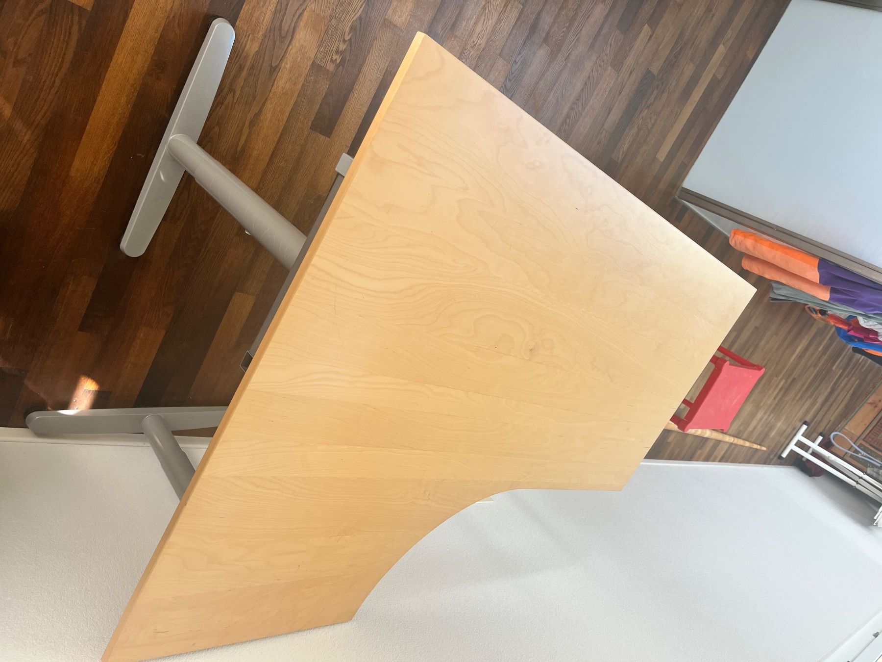Bureaux: Bürotisch zu verkaufen. – D'occasion à Hasle b. Burgdorf par reg_6qrv 2