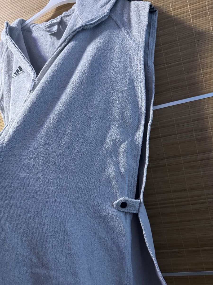 Adidas Giacche: Adidas Vintage Frottee Jacke, Einheitsgrösse – Usato da Bülach venduto da _milziv 1