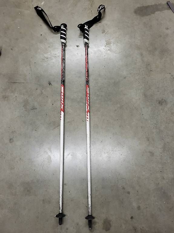 Bastoncini da sci: Skistock 105cm – Usato da Dotzigen venduto da Manuel028