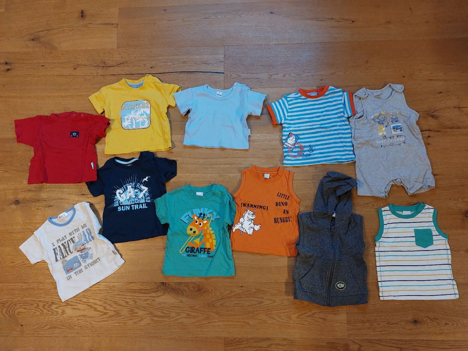 Lotti & Set di vestiti: 71-Teiliges Kinderkleider Paket, Grösse 74 – Usato da Hellbühl venduto da the-brain 4