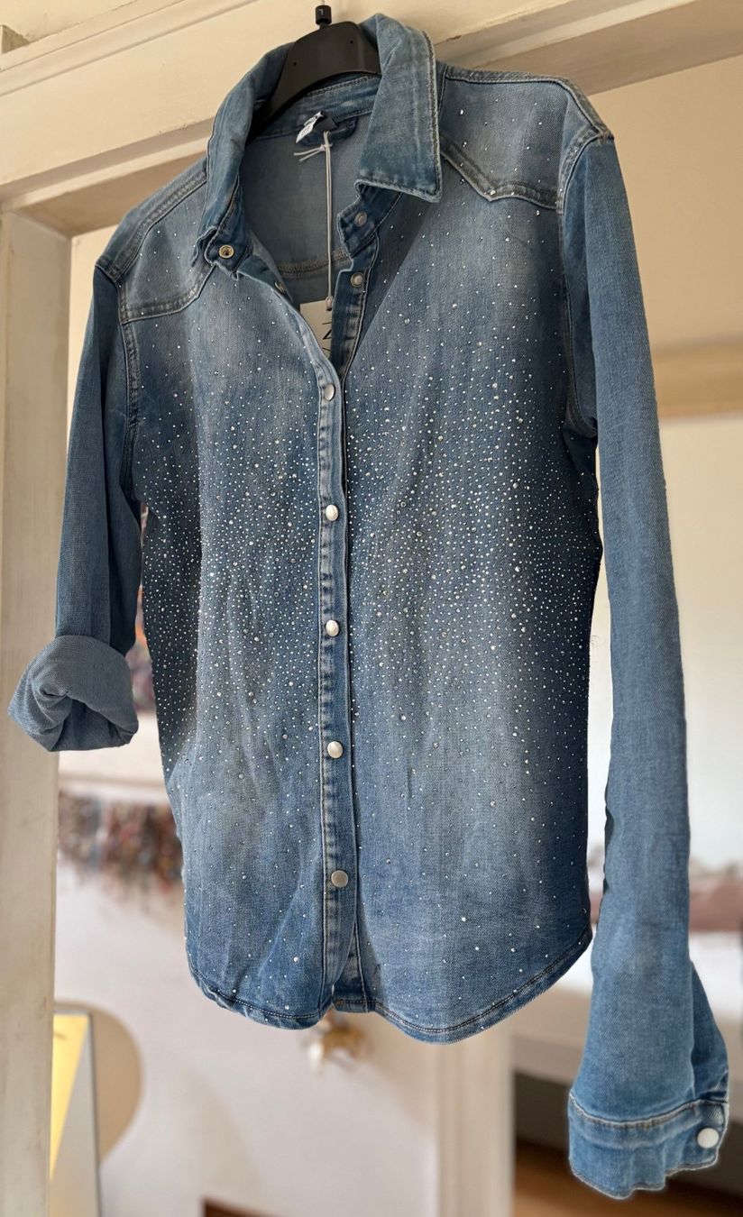 Camicette: CHEMISE EN JEANS AVEC STRASS! M – Nuovo e nell'imballaggio originale da Locarno venduto da NicoNion 1