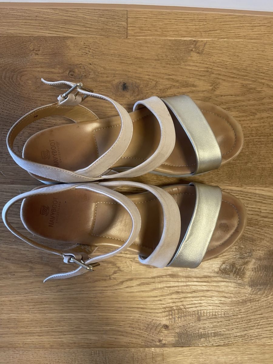Navyboot Chaussures femmes: Ledersandalen gr.38, beige – D'occasion à Luzern par Cyrill81 1