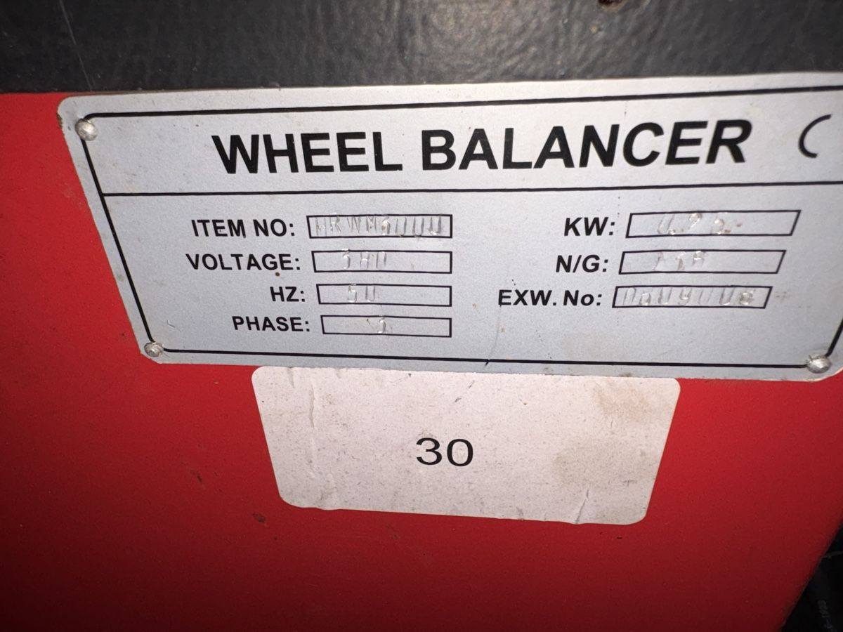 Toutes les machines: Equilibreuse à pneus – D'occasion à Lajoux JU par EmGo32 2
