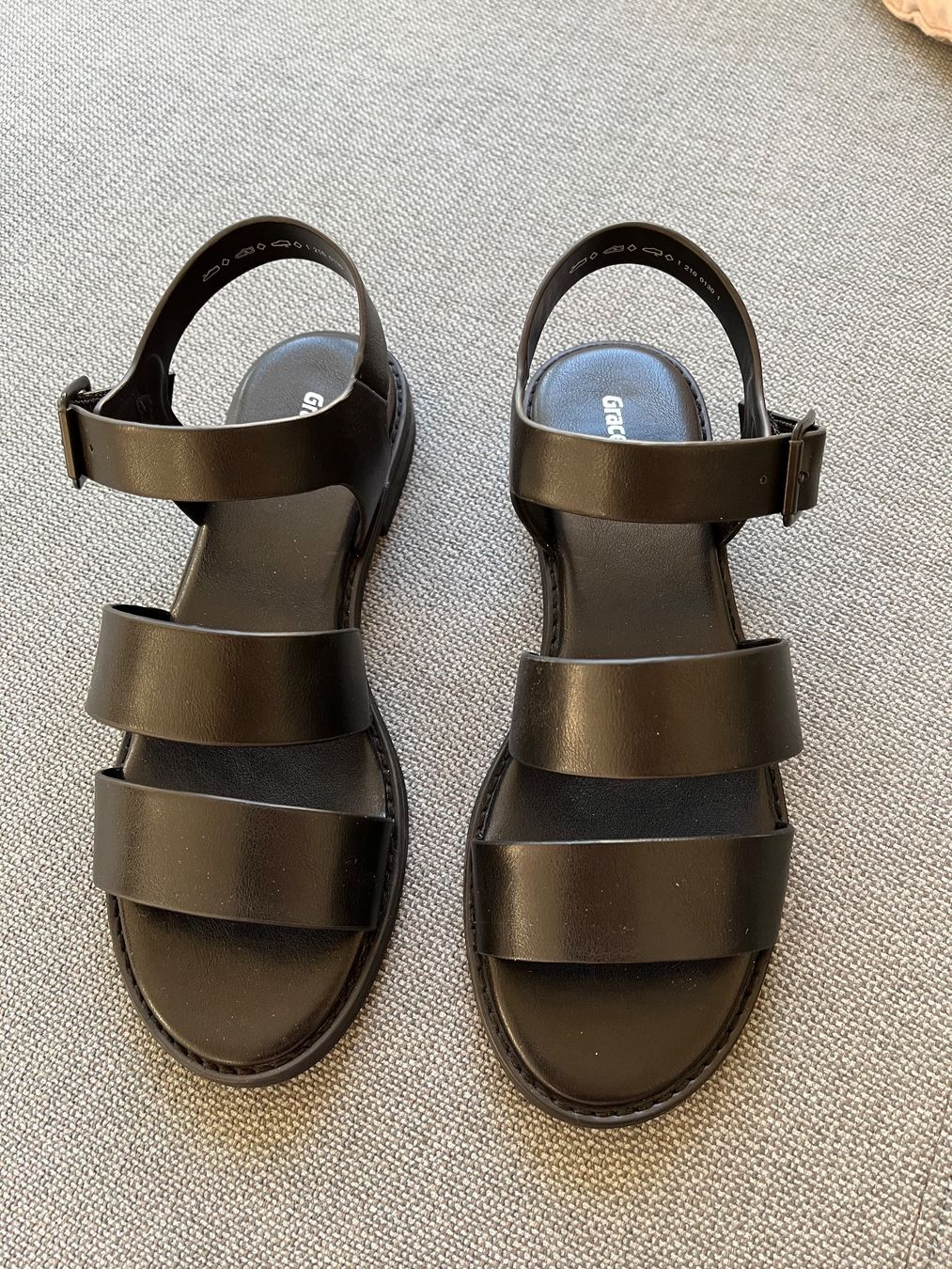 Graceland Scarpe da donna: **Neue schwarze Sandaletten Gr. 37** – Nuovo (secondo la descrizione) da Thun venduto da Koala100