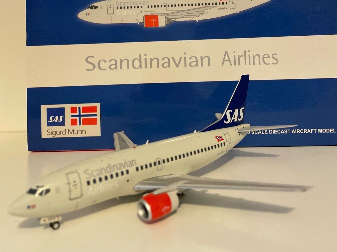 Boeing Kit di modellismo & Modellini statici: JC Wings Boeing B737-500 SAS 1/200 – Usato da Bülach venduto da jon_z9x8 1